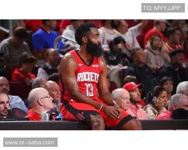 热火全队齐发力半场9人得分5人上双展现团队实力