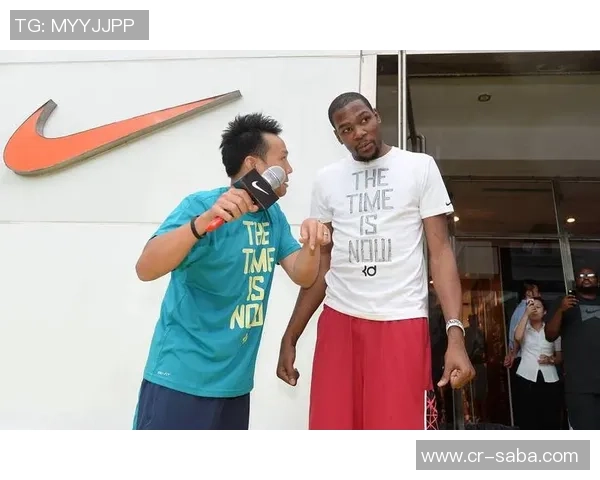 KD怒砸水瓶瞬间引发小贾和阿门惊愕不已场面尴尬至极