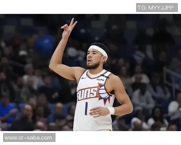 布克强调团队合作的重要性关键时刻每个人都需挺身而出