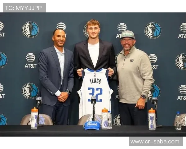 弗拉格勇于尝试错误助力球队成功展现自信与成长